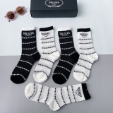 Prada high -end bamboo cotton material calf socks triangle bids and letters, socks, socks