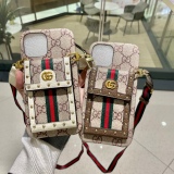 Gucci mirror card bag pure hand -made exquisite rivet can be inserted card can support messenger with makeup mirror apples