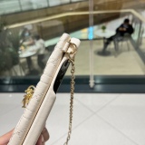 Dior pocket card plug -in mobile phone case, wearing a hardware pendant