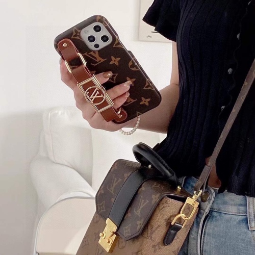 Louis Vuitton wrist phone case Daphne series three packages of mobile phone case keys all inclusive