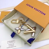 Louis Vuitton M68197 Twist bag and keychain