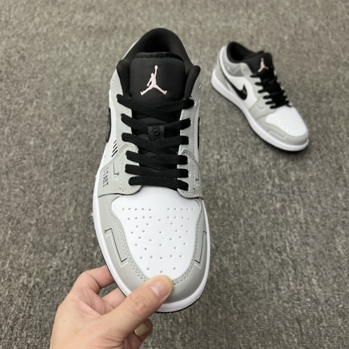 Air Jordan1 Low Style:553558-062