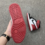 Air Jordan 1 Retro High OG “Black Toe” Style:555088-125