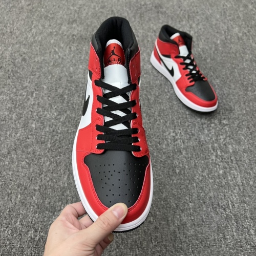 Air Jordan 1 Mid “Gym Red” Style:554724-069/554725-069