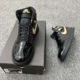 Air Jordan 1 High OG “BlackMetallic Gold” Style:555088-032