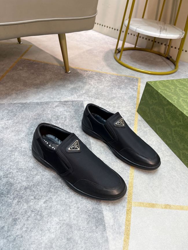 Prada men's casual shoes low -top shoes triangular standard decoration