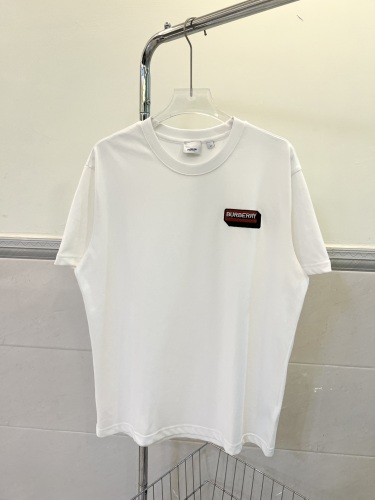 Burberry embroidered short sleeves on the chest