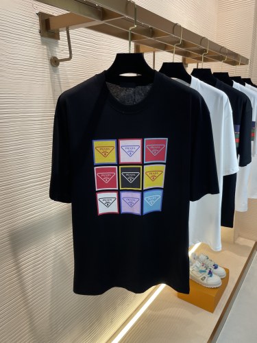 PRADA 2023 Summer Jiugong Grandmine Block Letter Showing Fashion Signing Cotton Cotton Bargaining Short -sleeved T -shirt