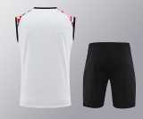2023/24 Man Utd White Training Shorts Suit