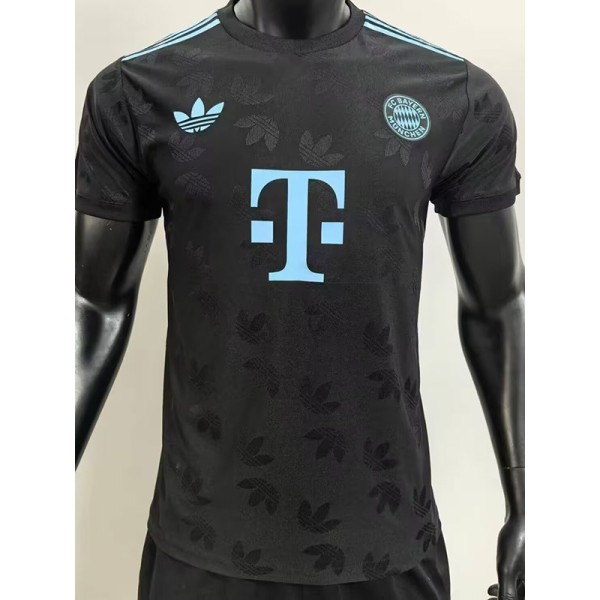 2024/25 Bayern Black Player Training Shirts