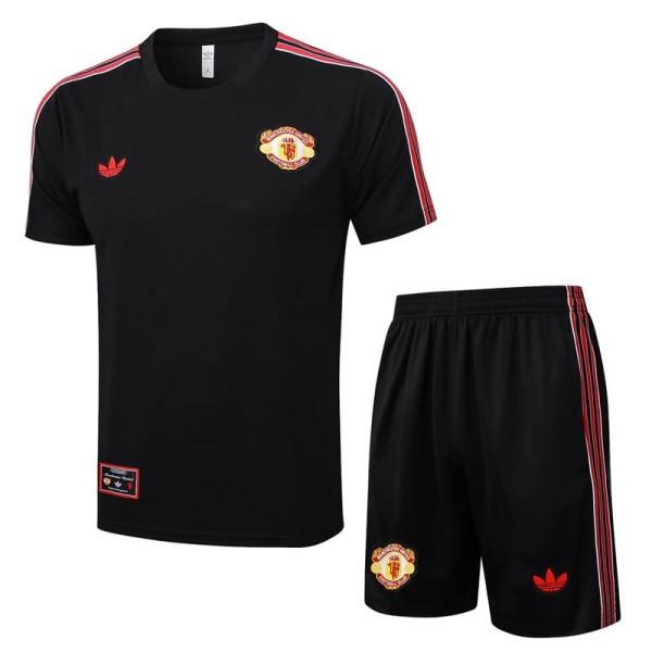 2025/26 Man Utd Training Shorts Suit