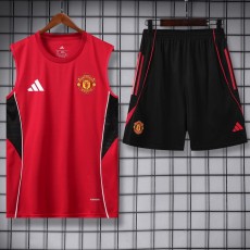 2025/26 Man Utd Red Training Shorts Suit
