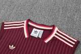 2025/26 Bayern Crimson Training Shorts Suit