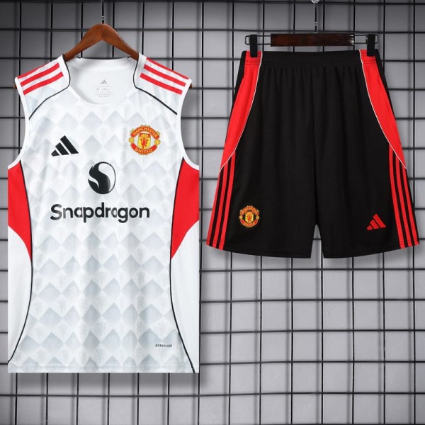 2025/26 Man Utd White Training Shorts Suit