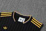 2025/26 Man Utd Black Training Shorts Suit