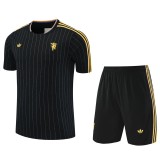 2025/26 Man Utd Black Training Shorts Suit