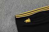 2025/26 Man Utd Black Training Shorts Suit