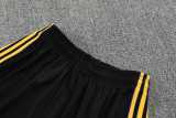 2025/26 Man Utd Black Training Shorts Suit