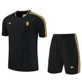 2025/26 Man Utd Black Training Shorts Suit