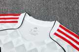 2025/26 Man Utd White Training Shorts Suit