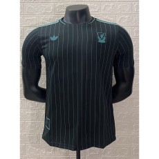 2025/26 LIV Black Player Training Shirts