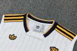 2025/26 Man Utd White Training Shorts Suit