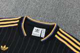 2025/26 Man Utd Training Shorts Suit