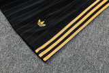 2025/26 Man Utd Training Shorts Suit