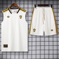 2025/26 Man Utd White Training Shorts Suit