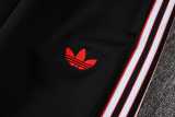 26/27 Man Utd Black Kids Tracksuit