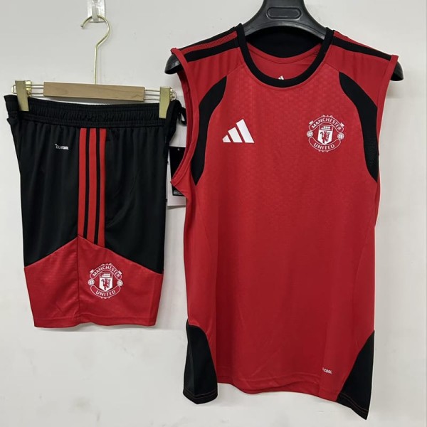 2026/27 Man Utd Red Training Shorts Suit