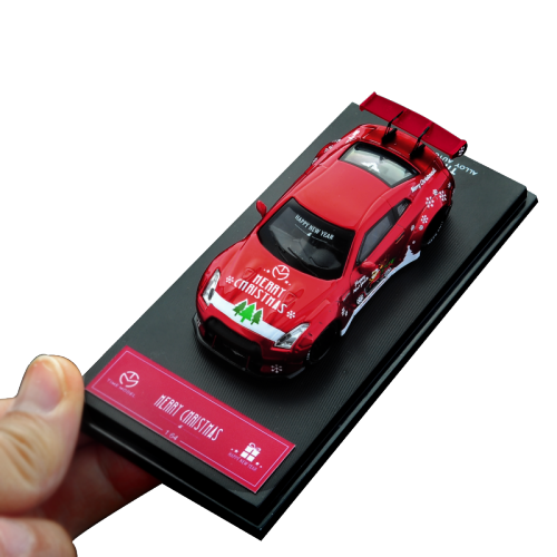 1:64 Nissan GT-R R35 Christmas Red Painting High Tail Model Alloy Model
