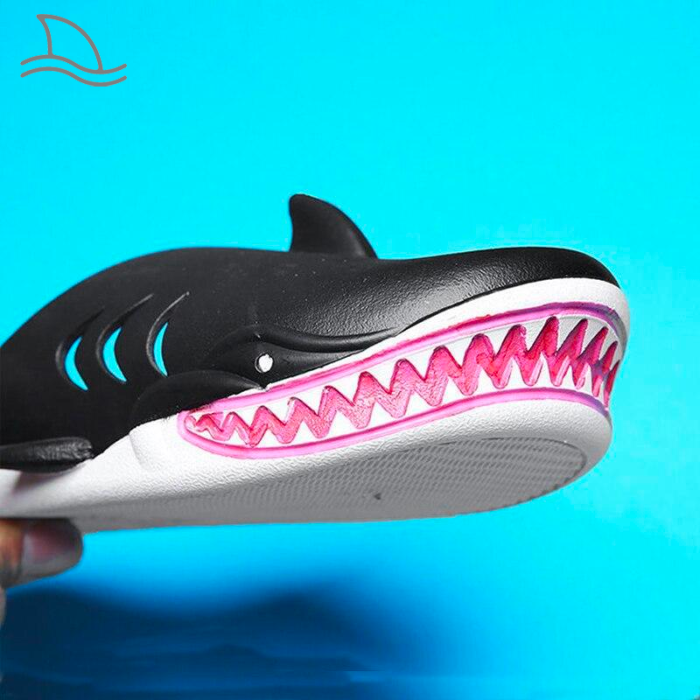 🎁 Cool Shark Slippers Gift🎁