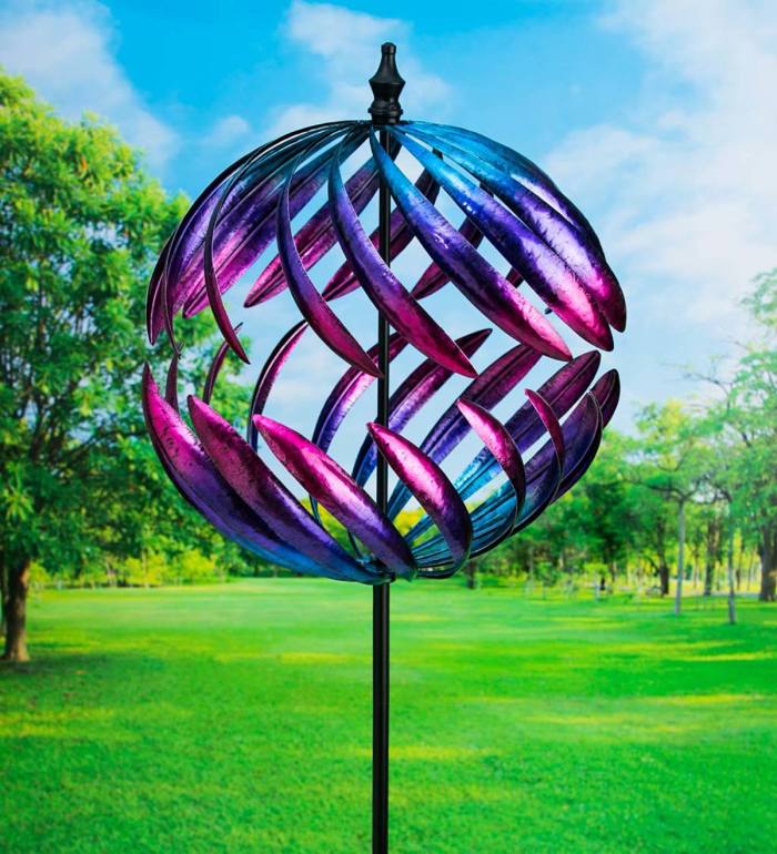 Oversized Split Sphere Metal Wind Spinner