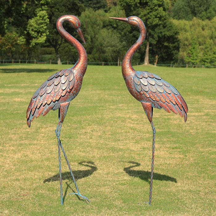 Garden Crane Statues Patina Heron Decoy, Standing Metal Crane Sculptures Bird Yard Art for Outdoor Decor, Set of 2
