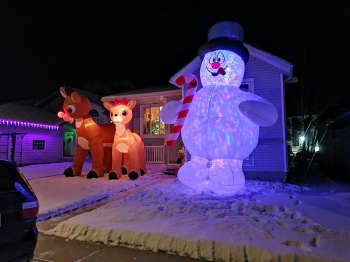 The 18' Frosty The Snowman Lightshow