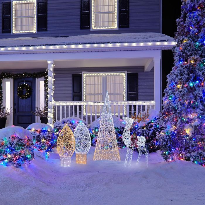 Pre-lit LED Christmas reindeer lawn decoration