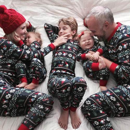 Christmas Santa and Snowflake Patterned Family Matching Pajamas Sets 2021