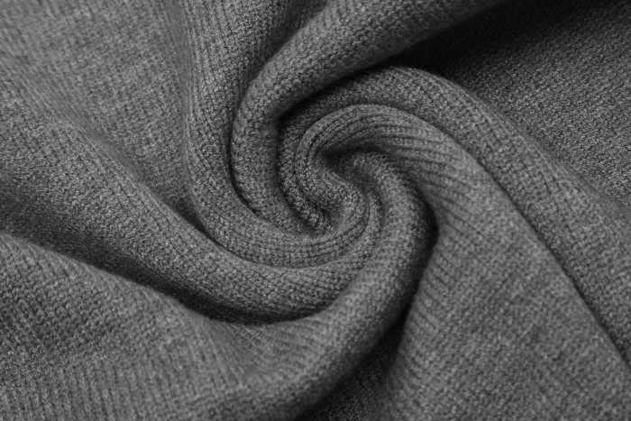 Am1 2024SS classic gray jacquard big heart turtleneck sweater
