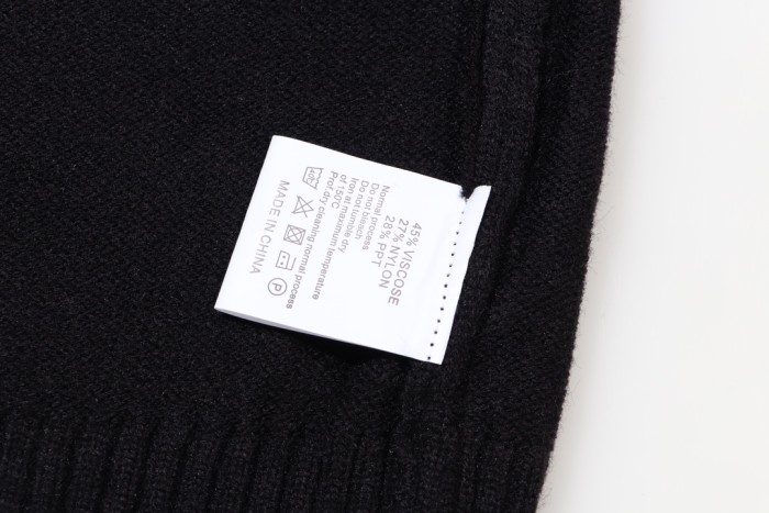 Supreme Embroidered Letter Logo Crewneck Wool Knit Sweater