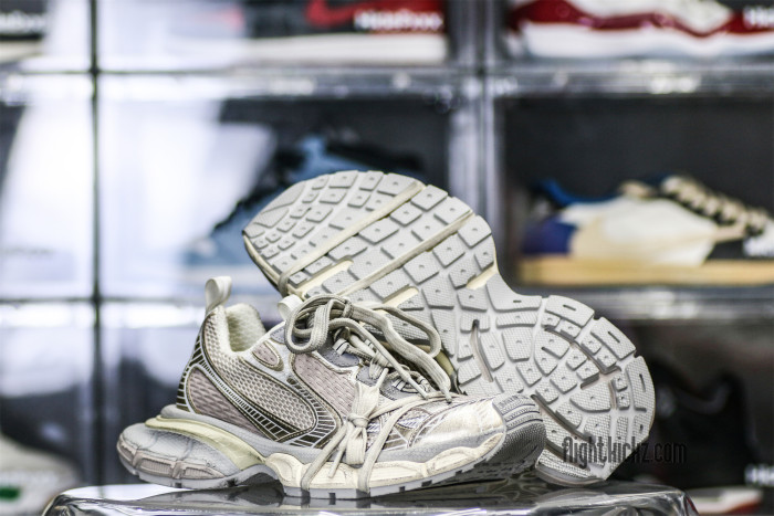 Balenciag*  3XL Sneaker 'Worn‑Out ‑ Light Beige' 