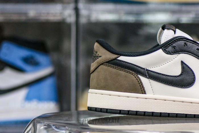 Air Jordan 1 Retro Low OG 'Mocha'