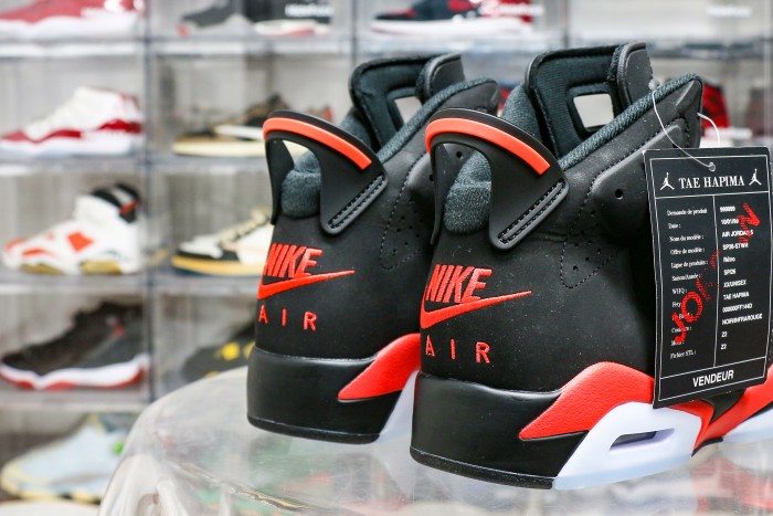 Air Jordan 6 Reverse Saleman Reverse Infrared 2026 (A1)
