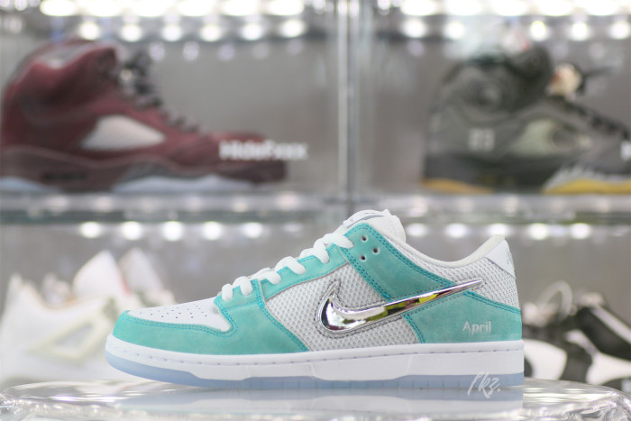 April Skateboards x Nike SB Dunk Low(Flash Sale Size9.5)