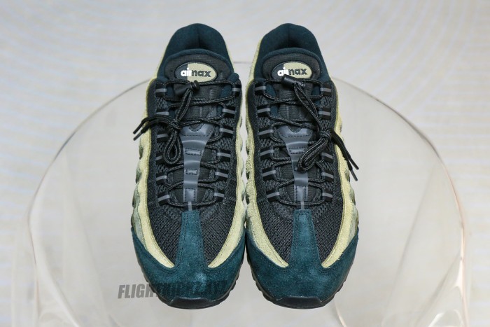 Nike Air Max 95 SP Undefeated Geo La Brea Medium Olive (A1)