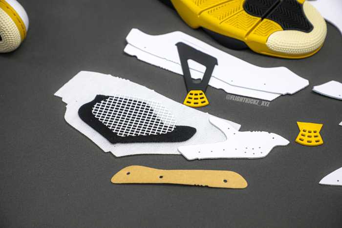 Air Jordan 4 “Vivid Sulfur” 2024（A1）