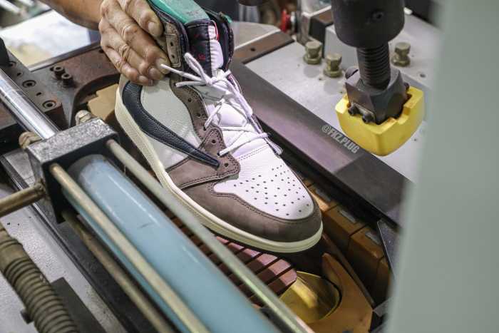 US Warehouse: Travis Scott x Air Jordan 1  2019 （A1）
