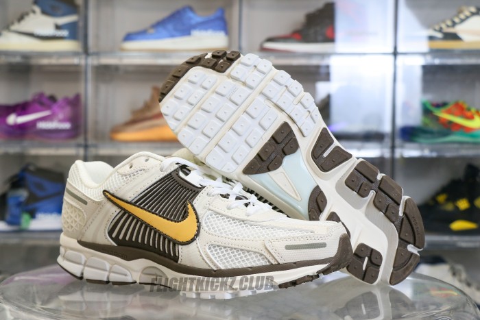 Nike Zoom Vomero 5 Light Bone Ironstone 2024