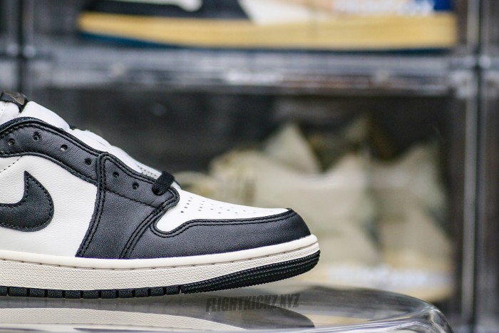 Air Jordan 1 Retro Low OG 'Mocha'