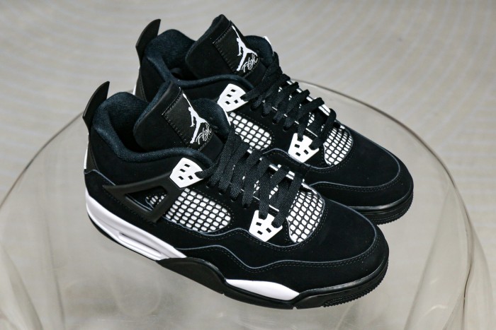 Air Jordan 4 “White Thunder” 2024 (GS)